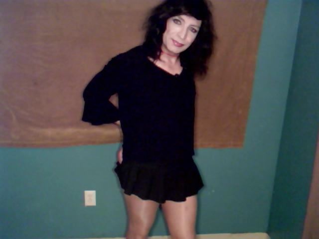 25P Sexy mini dress and skirt pics