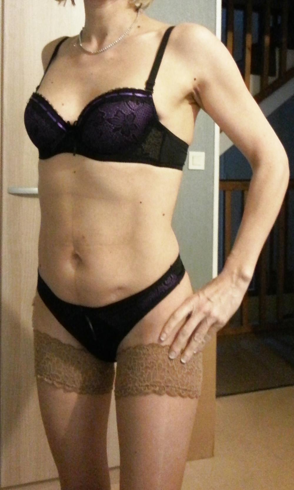 15P French mature wife with pantihose