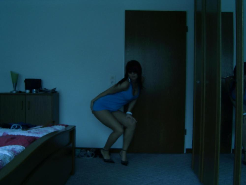 25P My collection 66 : nice teen show her body in the forest