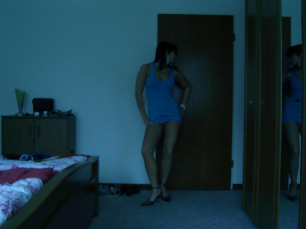 25P My collection 66 : nice teen show her body in the forest