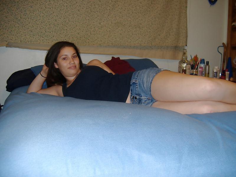 11P Sexy girlfriend shows her naked body