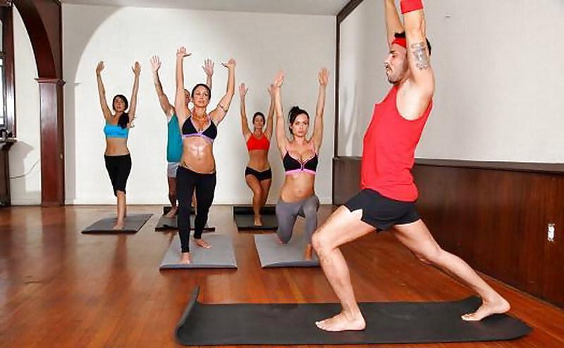 25P Four Ladies Doing Tantra Yoga With Two Guys