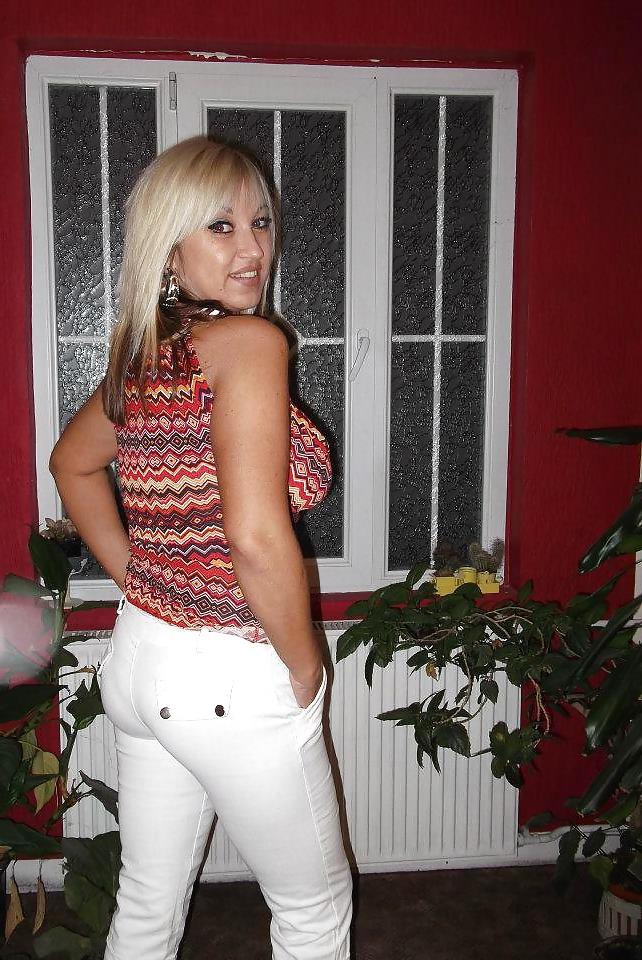 25P New Serbian Milf