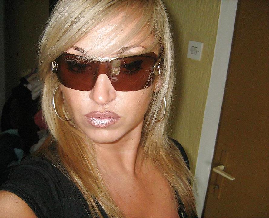 25P New Serbian Milf