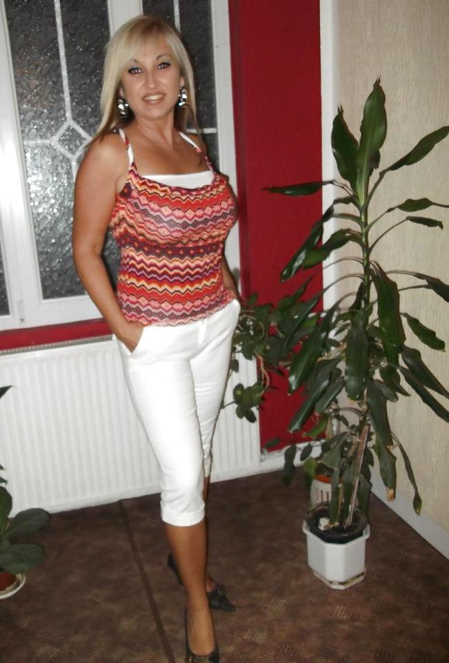 25P New Serbian Milf