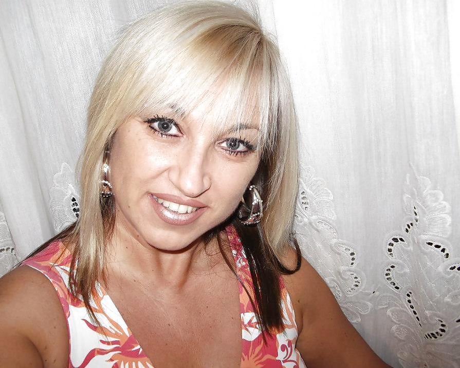25P New Serbian Milf