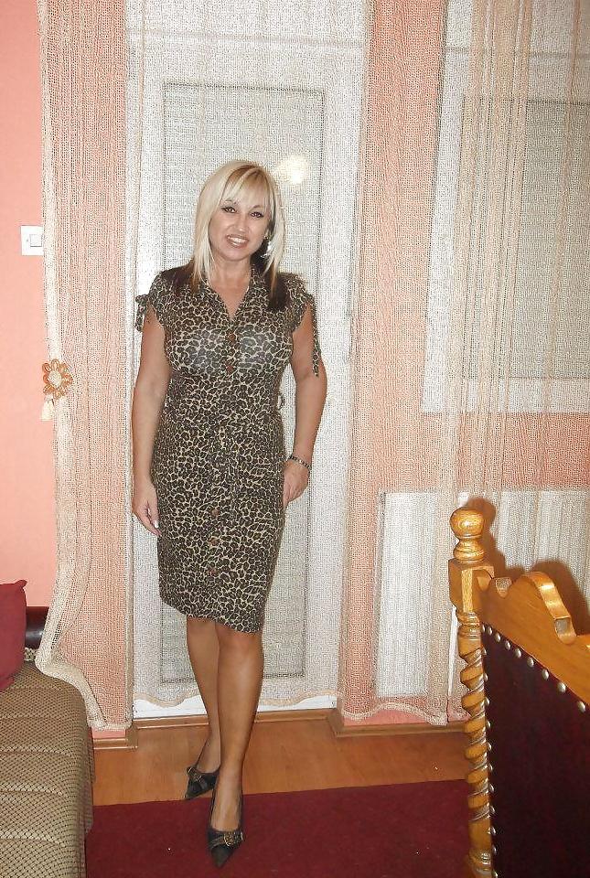 25P New Serbian Milf