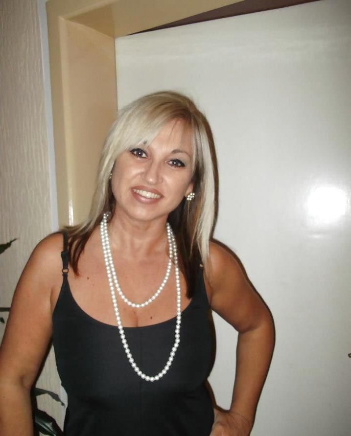 25P New Serbian Milf