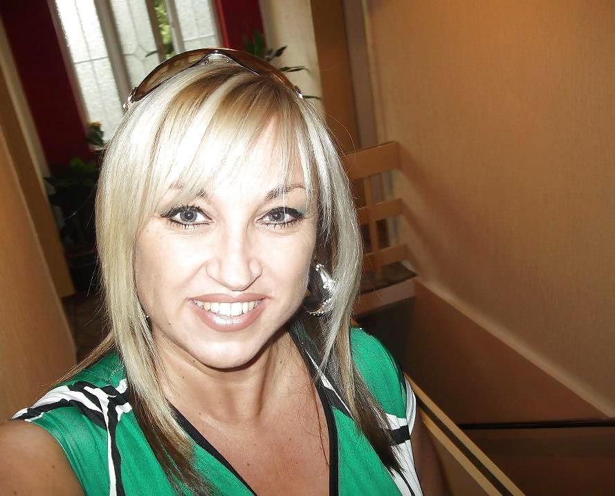 25P New Serbian Milf
