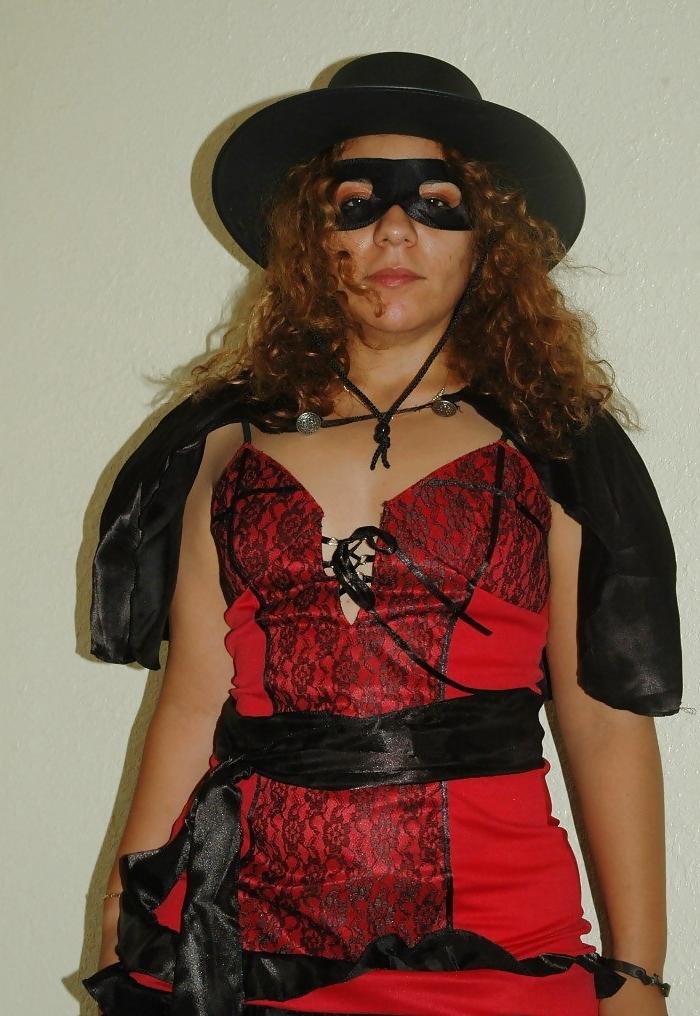 25P Latin Sara, big hips and hairy pussy with sexy Costume 