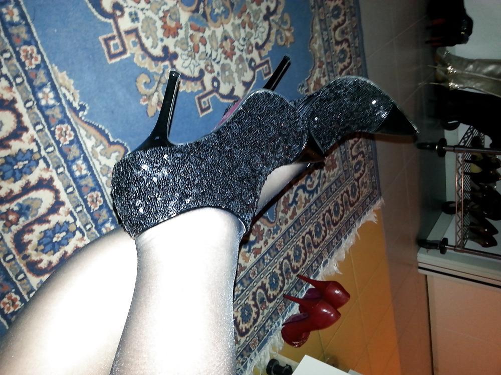 6P Mature stockings footjob