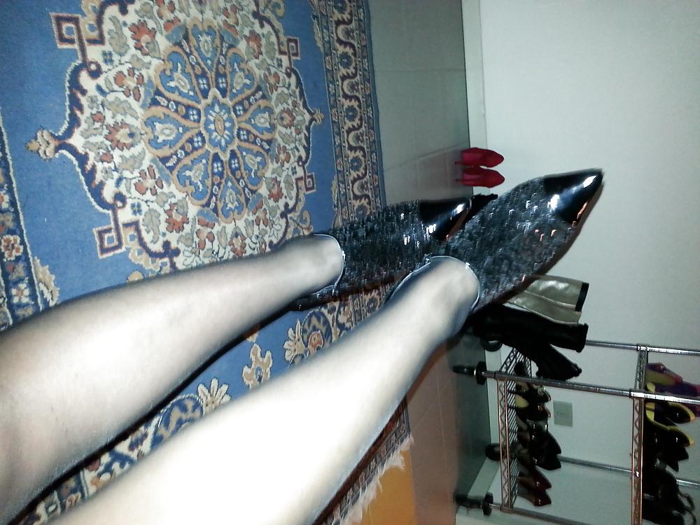 6P Mature stockings footjob