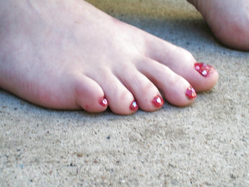 25P LAURAS DIRTY FEET