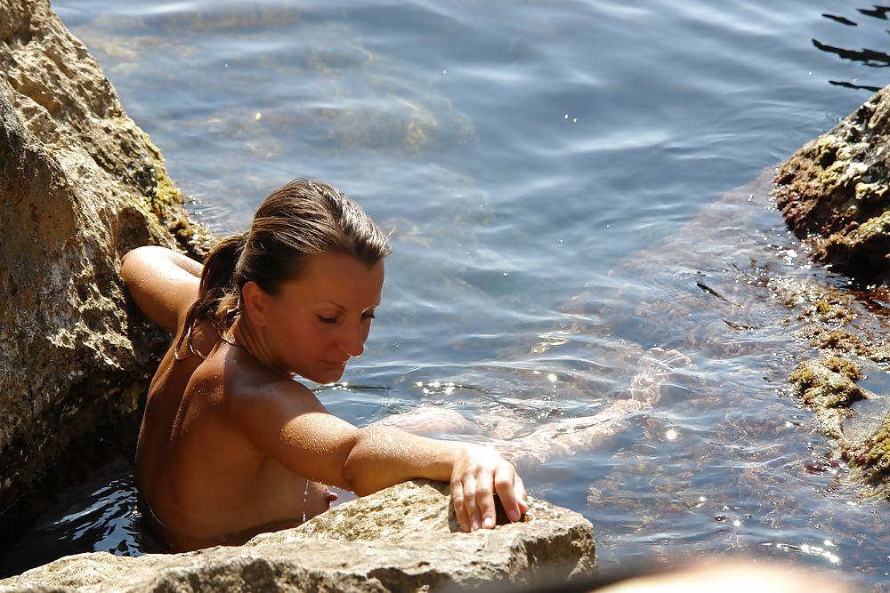 25P Russian Beauty Outdoors