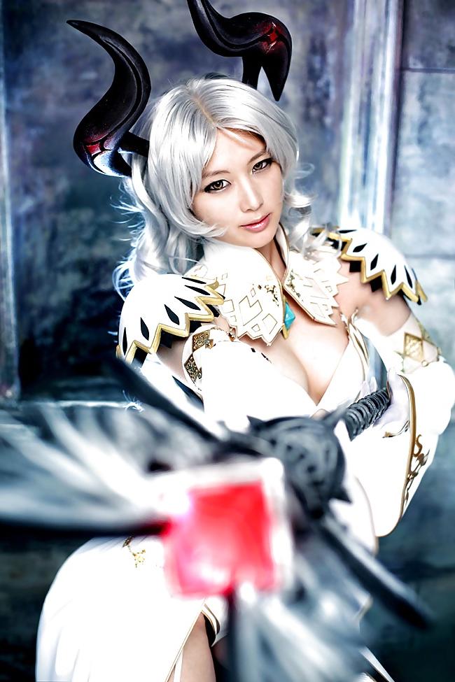 11P Castanic Cosplay