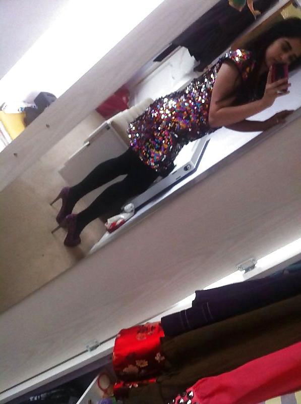 9P UK pakistani girl takes pic for bf (nn)