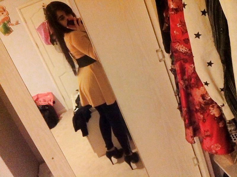 9P UK pakistani girl takes pic for bf (nn)