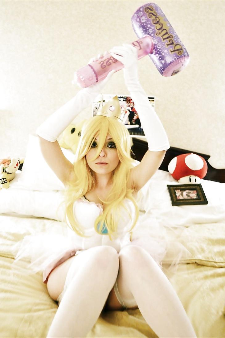 25P Princess Peach - Cosplay