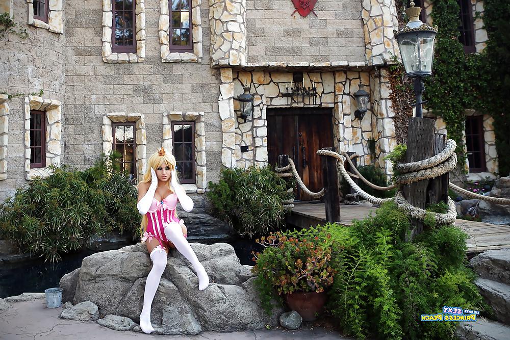 25P Princess Peach - Cosplay