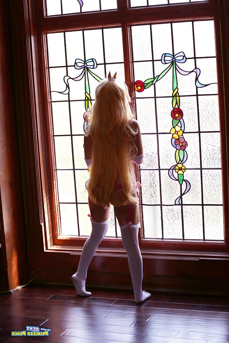 25P Princess Peach - Cosplay
