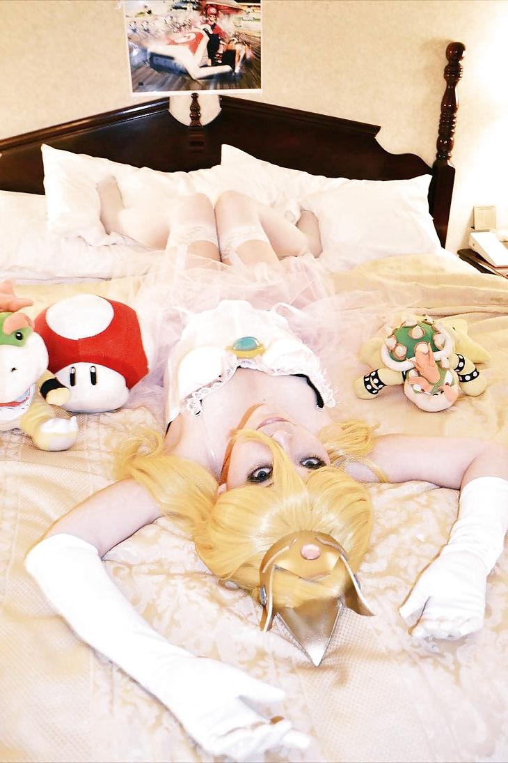 25P Princess Peach - Cosplay