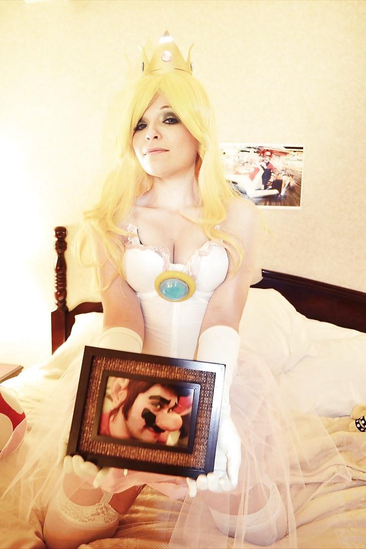 25P Princess Peach - Cosplay