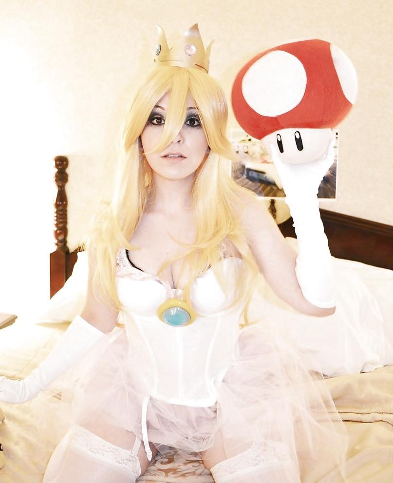 25P Princess Peach - Cosplay