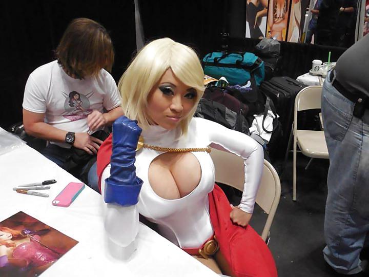 25P Cosplay #2: Yaya as Power Girl from DC Comics