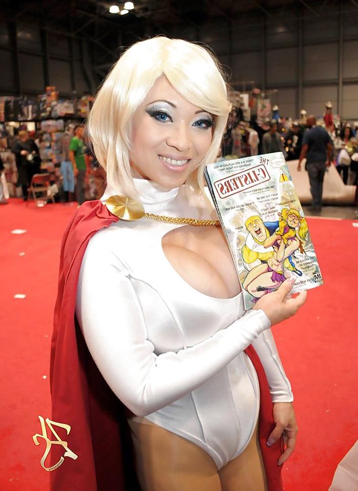 25P Cosplay #2: Yaya as Power Girl from DC Comics