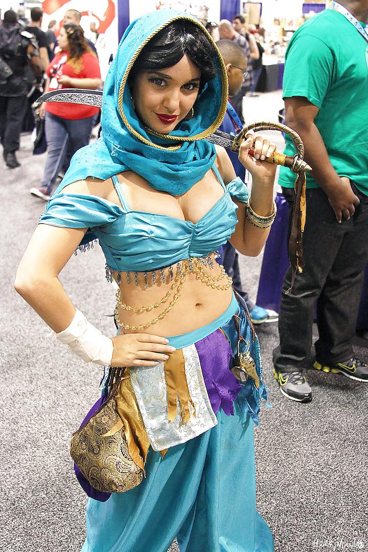 25P Sexy Cosplay Girls 2