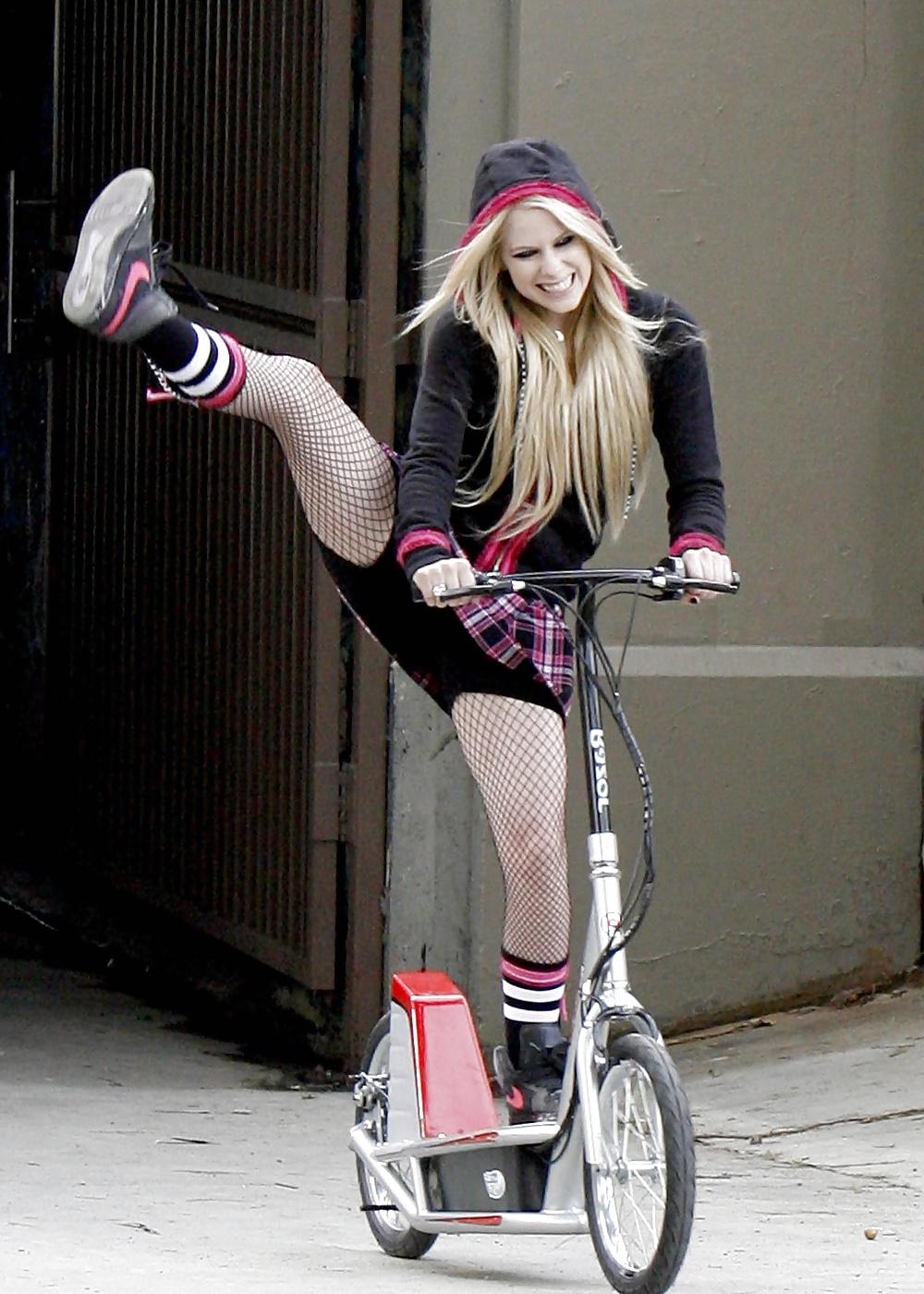 25P Avril Lavigne - Dirty Punk Princess
