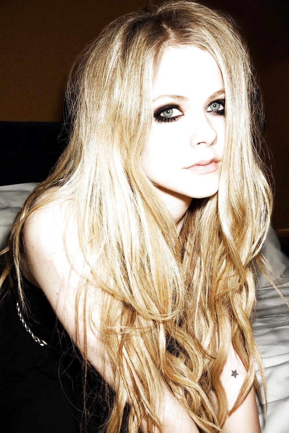 25P Avril Lavigne - Dirty Punk Princess