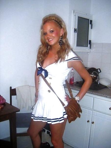 25P Slutz in fancy dress