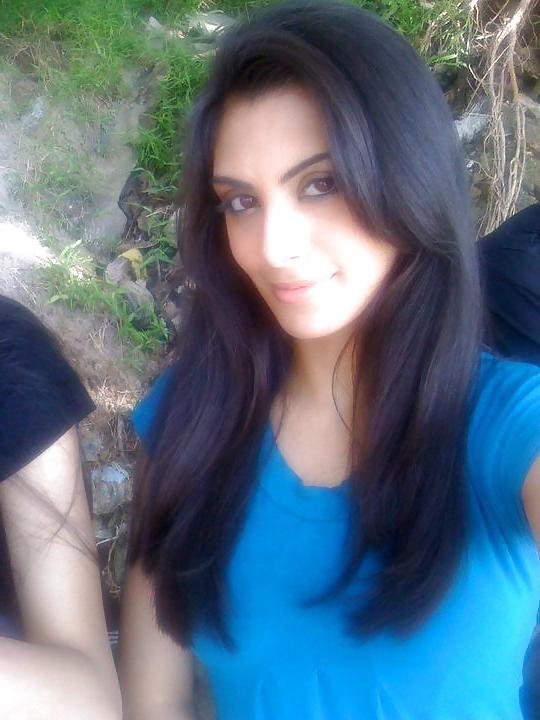 25P Random Pakistani Bitches for Big Black Cocks