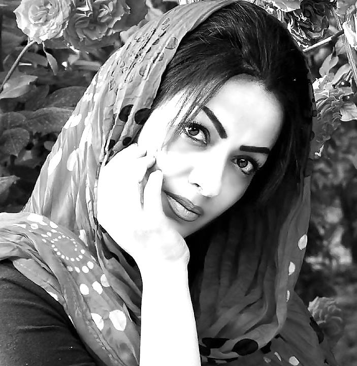 4P A Young Pakistani Woman I Want to Fuck