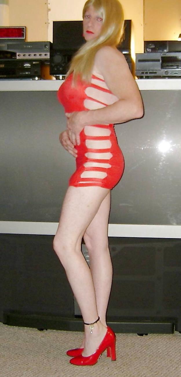 23P DEBBIE HEART IN MY RED STRAP DRESS