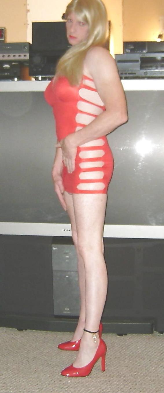 23P DEBBIE HEART IN MY RED STRAP DRESS