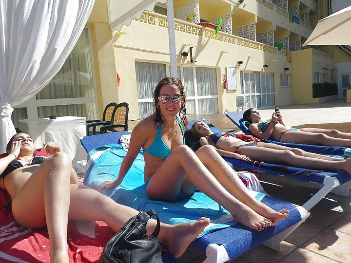 21P YOUNG TEENS FROM FACEBOOK - PLS COMMENT VERY DIRTY