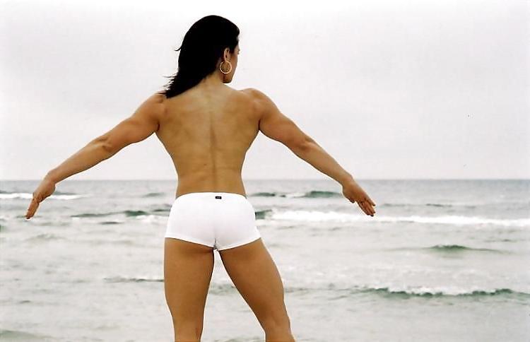 18P You like it - or you hate it - fem body builder collection