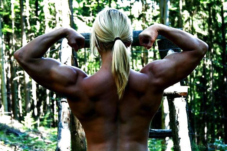 18P You like it - or you hate it - fem body builder collection