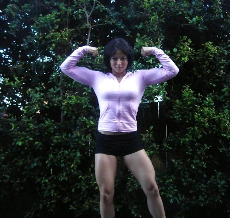18P You like it - or you hate it - fem body builder collection