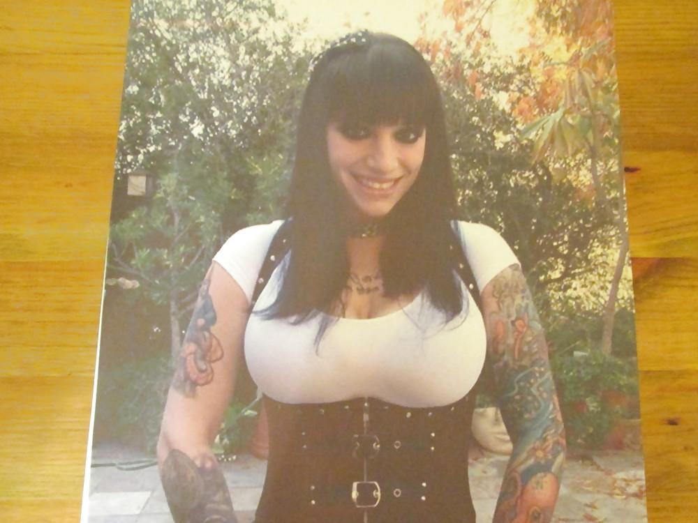 12P Amateur Emily (Busty Metal babe)