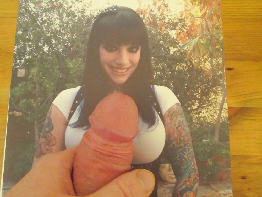12P Amateur Emily (Busty Metal babe)