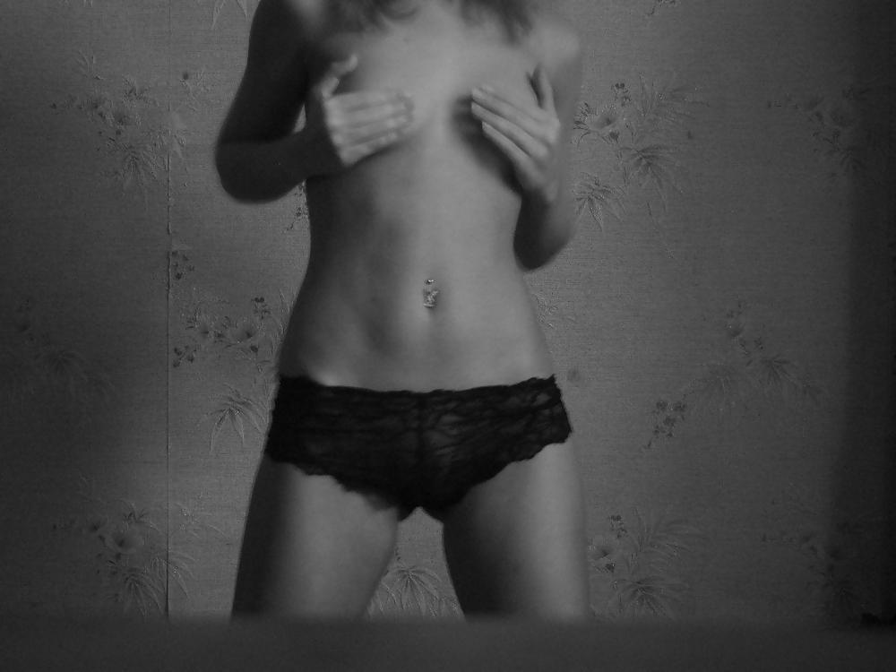 25P Sweet Girl shows her Naked Body - csm