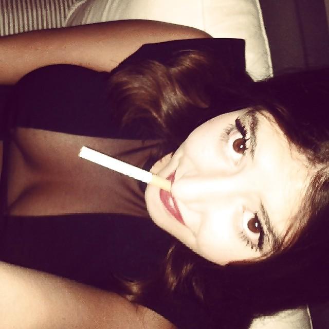 21P HORNY YOUNG TEEN BABES - COMMENT THEM DIRTY