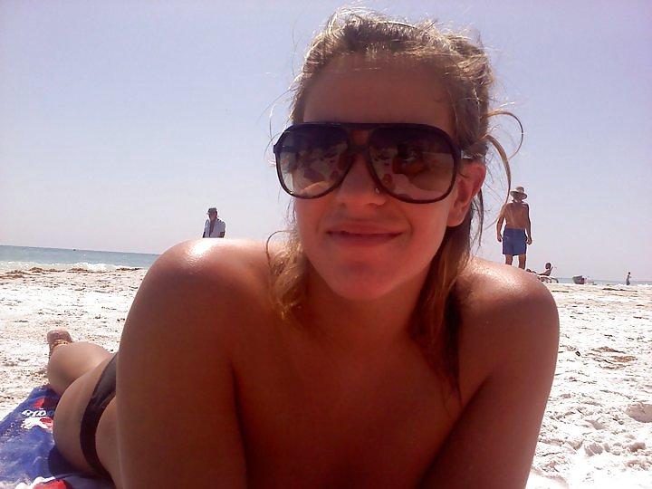 21P HORNY YOUNG TEEN BABES - COMMENT THEM DIRTY