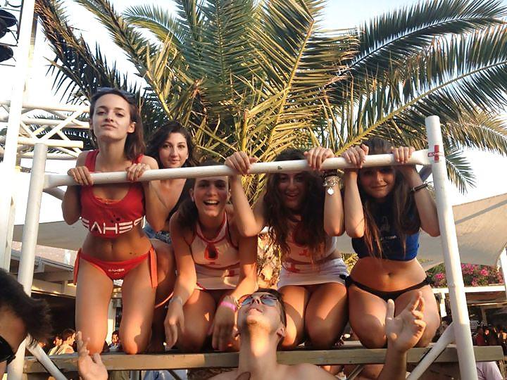 21P HORNY YOUNG TEEN BABES - COMMENT THEM DIRTY