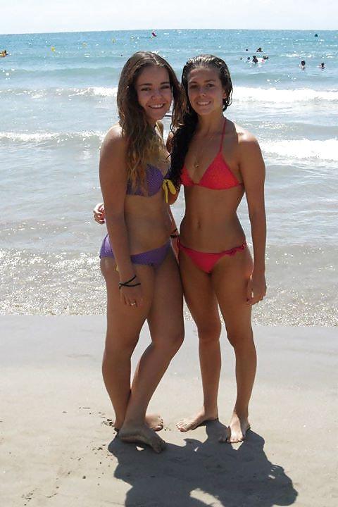 21P HORNY YOUNG TEEN BABES - COMMENT THEM DIRTY
