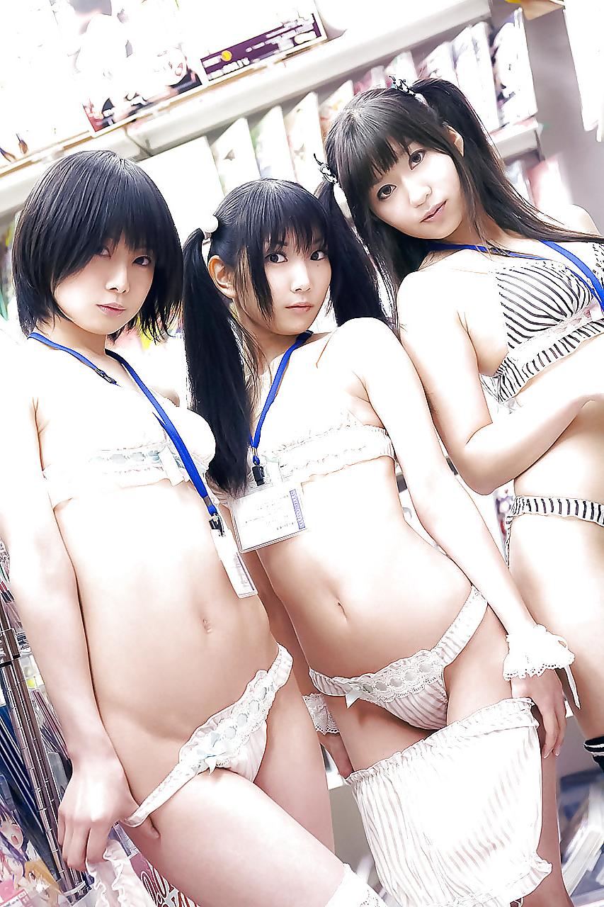 25P Japanese Cosplay Yum