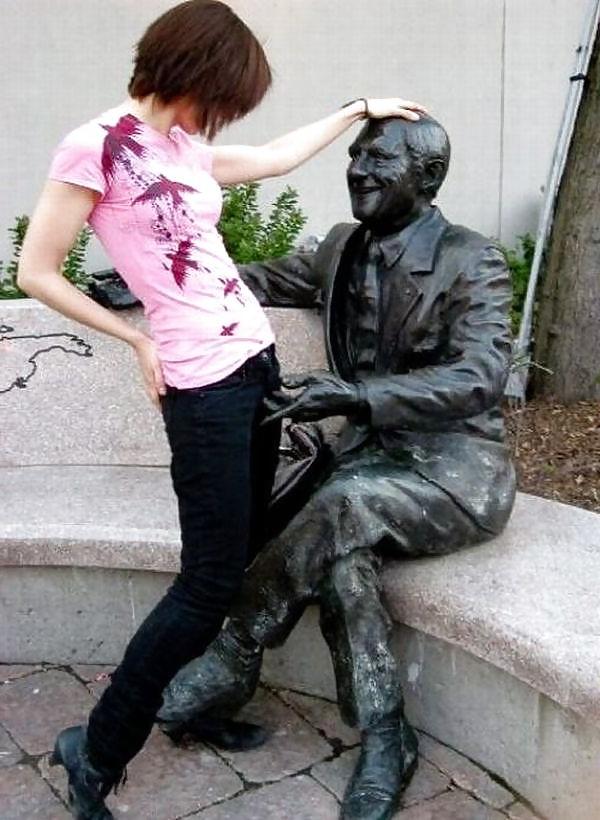 23P Funny (or stupy) sex pics